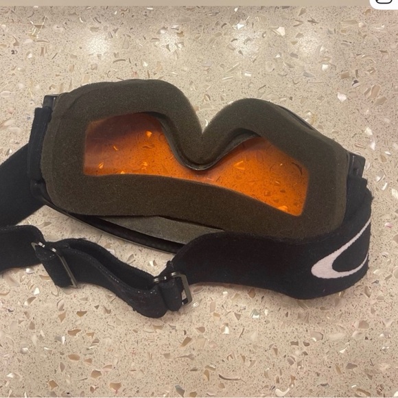 Oakley Snow Goggles Orange black - Picture 2 of 3